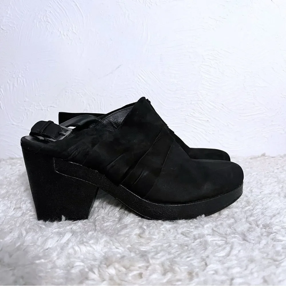 EILEEN FISHER Black Suede Closed Toe Mules Platform Chunky Women's Size 10